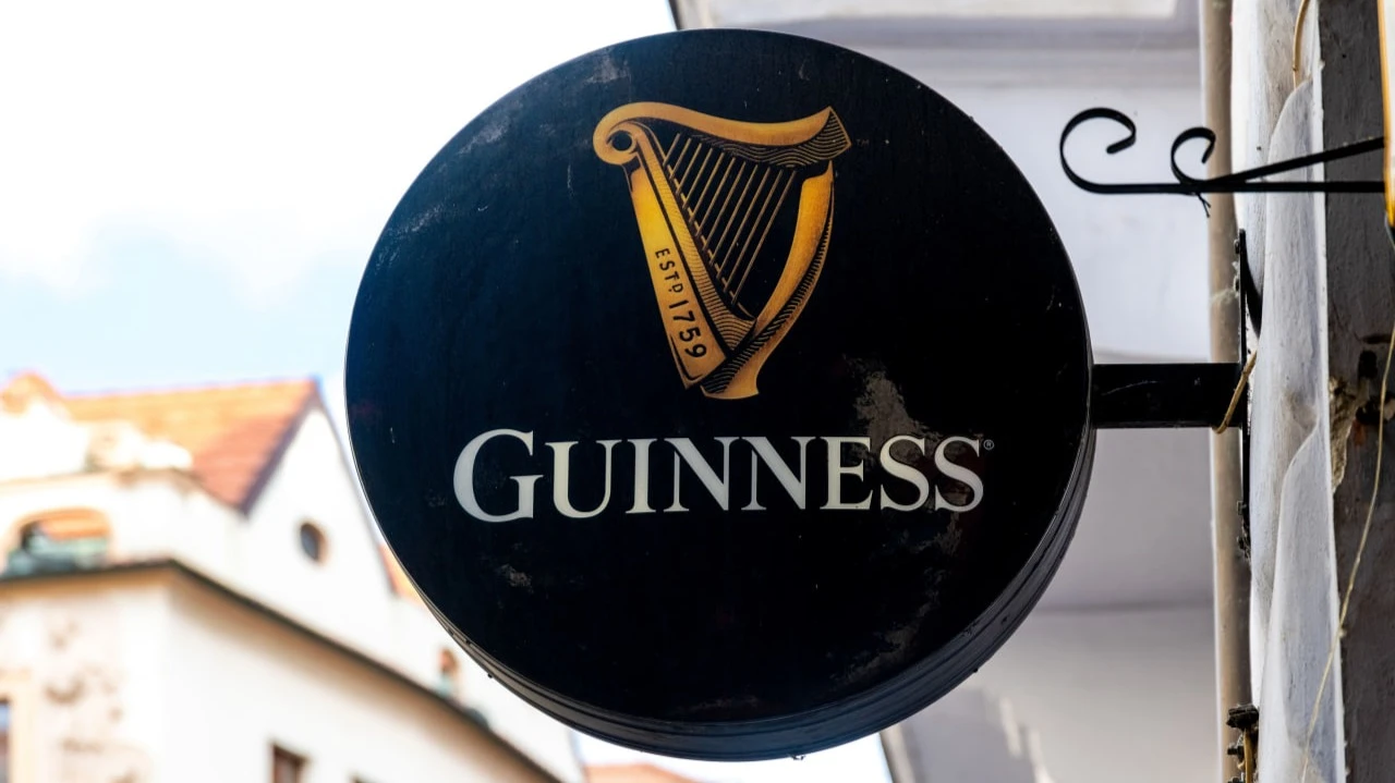 Прибыль производителя Guinness и Johnnie Walker сократилась почти на 30% на фоне спада продаж алкоголя / Фото: gph-foto.de / Shutterstock.com