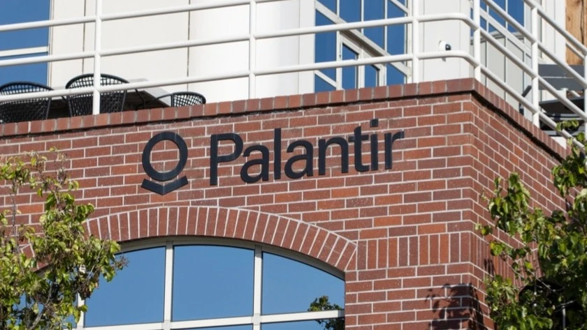 Аналитики Уолл-стрит настороженно относятся к акциям Palantir из-за их завышенной оценки / Фото: Tada Images/Shutterstock.com