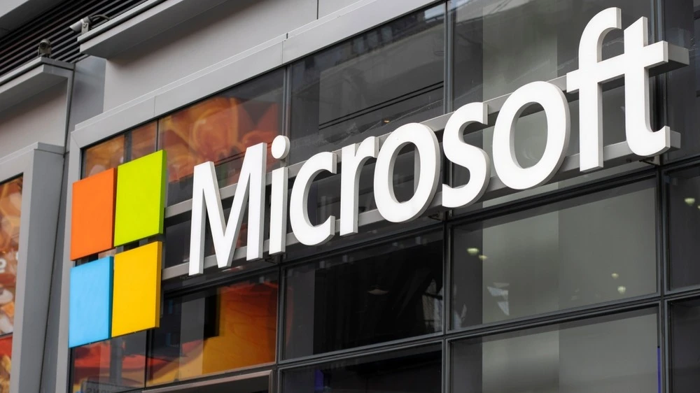 Microsoft предлагает специалистам по ИИ свободу творчества и зарплаты выше, чем в Google / Фото: Tada Images / Shutterstock.com