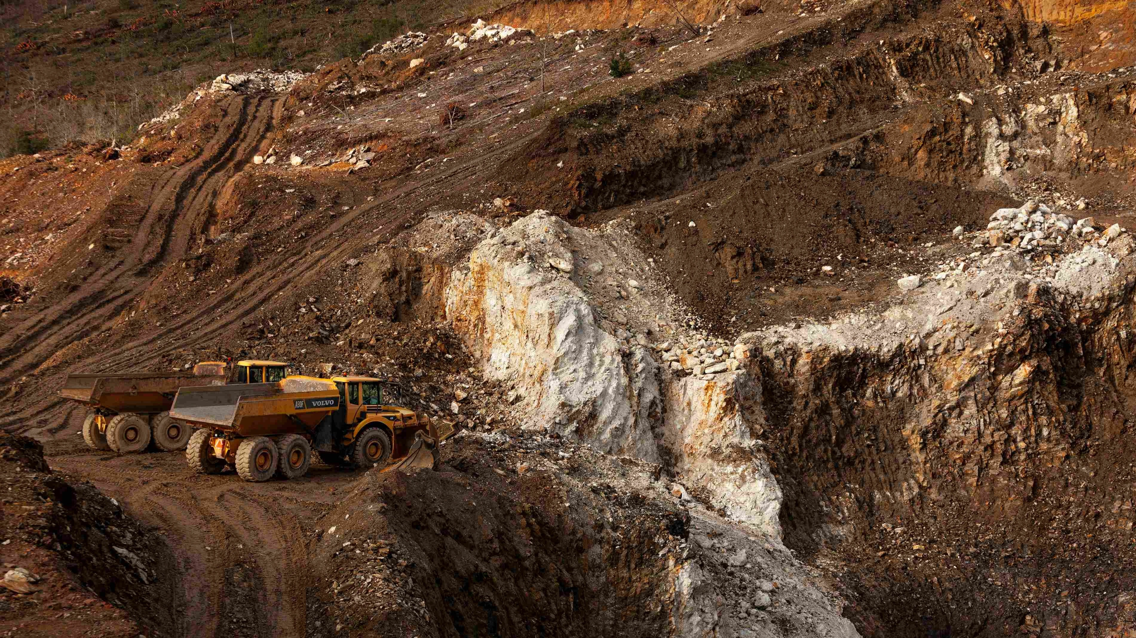 A major battery supplier has shut down an important lithium mine. Will there be a rally?