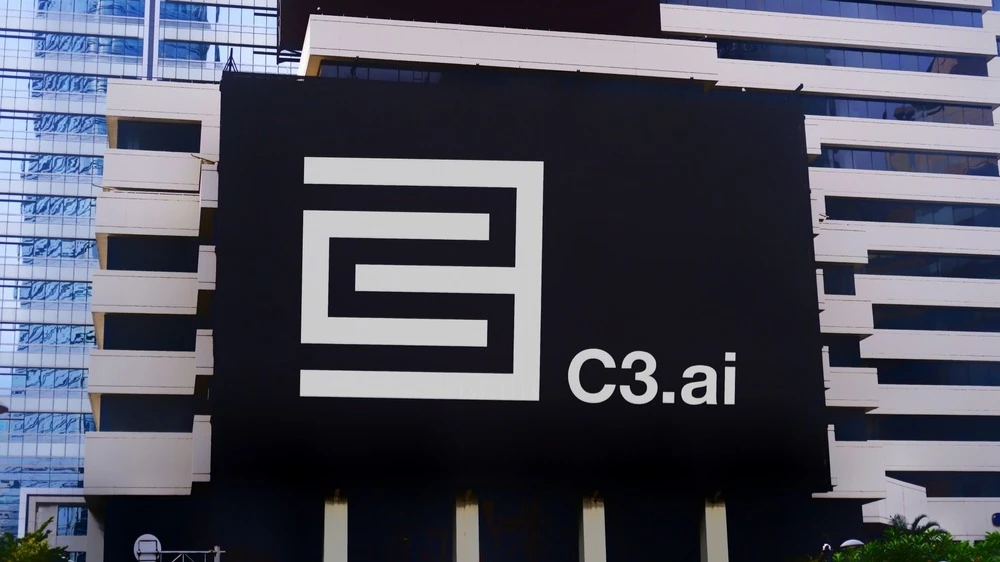 Catastrophic report: analyst advised to sell shares of AI company C3.ai