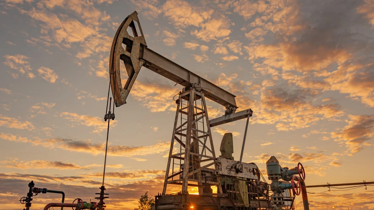 Мировые поставки нефти в этом и следующем году будут расти быстрее, чем ожидалось / Фото: ded pixto / Shutterstock.com