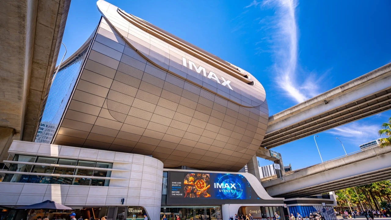 Зрители рассматривают поход в кинотеатры IMAX как доступную роскошь. Фото: Alex Cimbal / Shutterstock.com