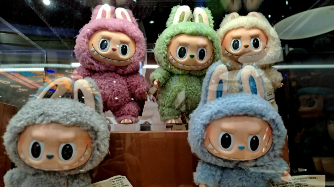 Сильные результаты компания показала на фоне глобального ажиотажа вокруг игрушек Лабубу. Фото: petanicupu / Shutterstock.com