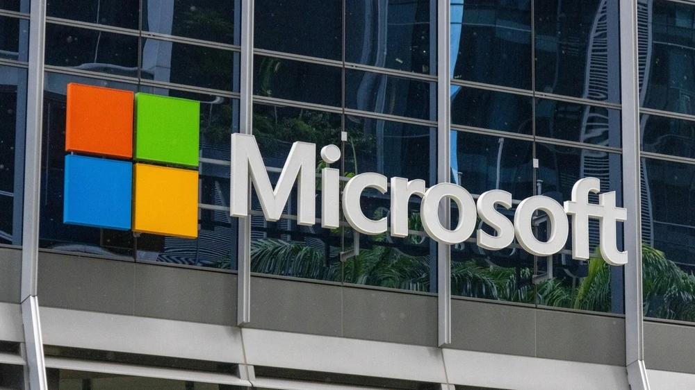Microsoft станет одним из бенефициаров ИИ-бума, считает аналитик Wedbush / Фото: Tang Yan Song/Shutterstock.com