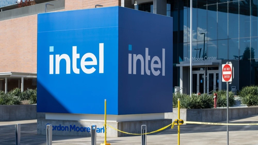 C начала года рыночная стоимость Intel подорожала более чем на 25% / Фото: Tada Images/Shutterstock.com