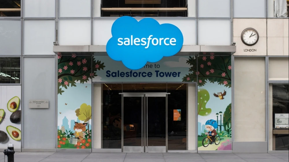 Salesforce is one of the worst performing stocks in the Dow Jones. Why is it interesting to analysts again?