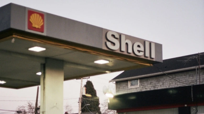 Сразу несколько инвестбанков назвали акции Shell привлекательными в условиях нестабильности. Фото: David Schultz / Unsplash
