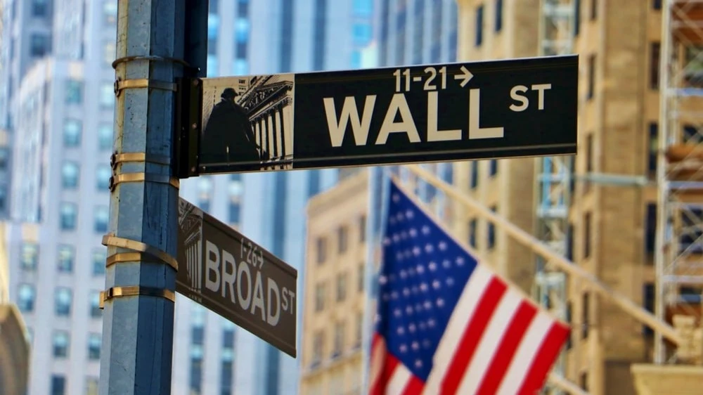 Shares of almost all AI race beneficiaries have fallen in price. Has Wall Street become disillusioned with AI?