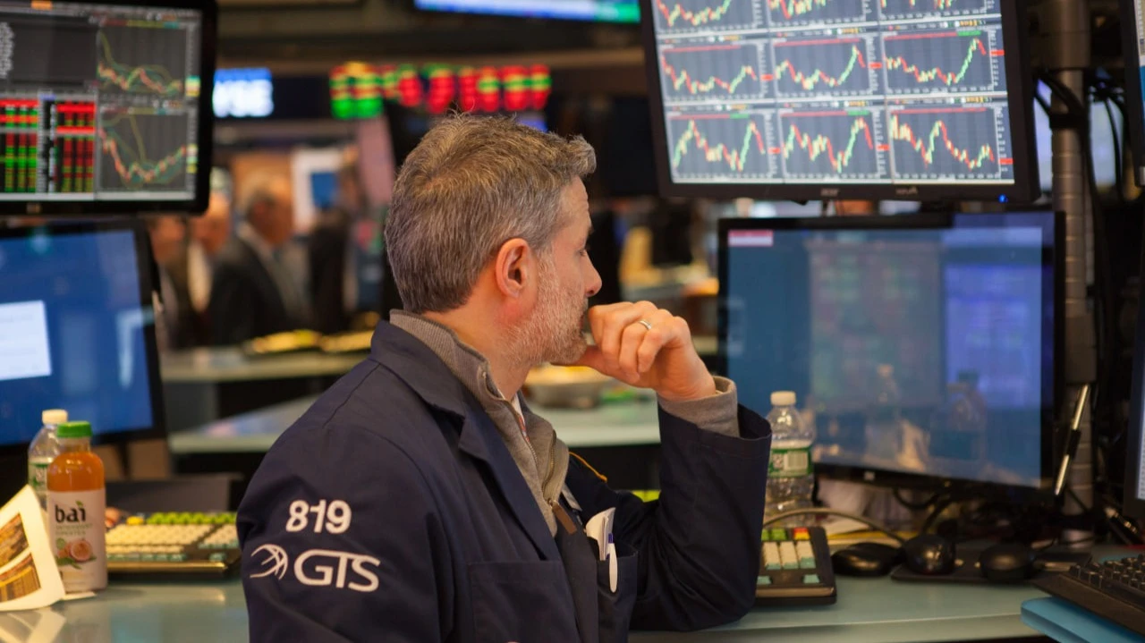 Инвесторы ждут публикации статистики по рынку труда, которая должна указать на дальнейшие решения ФРС США / Фото: akkurt / Shutterstock.com