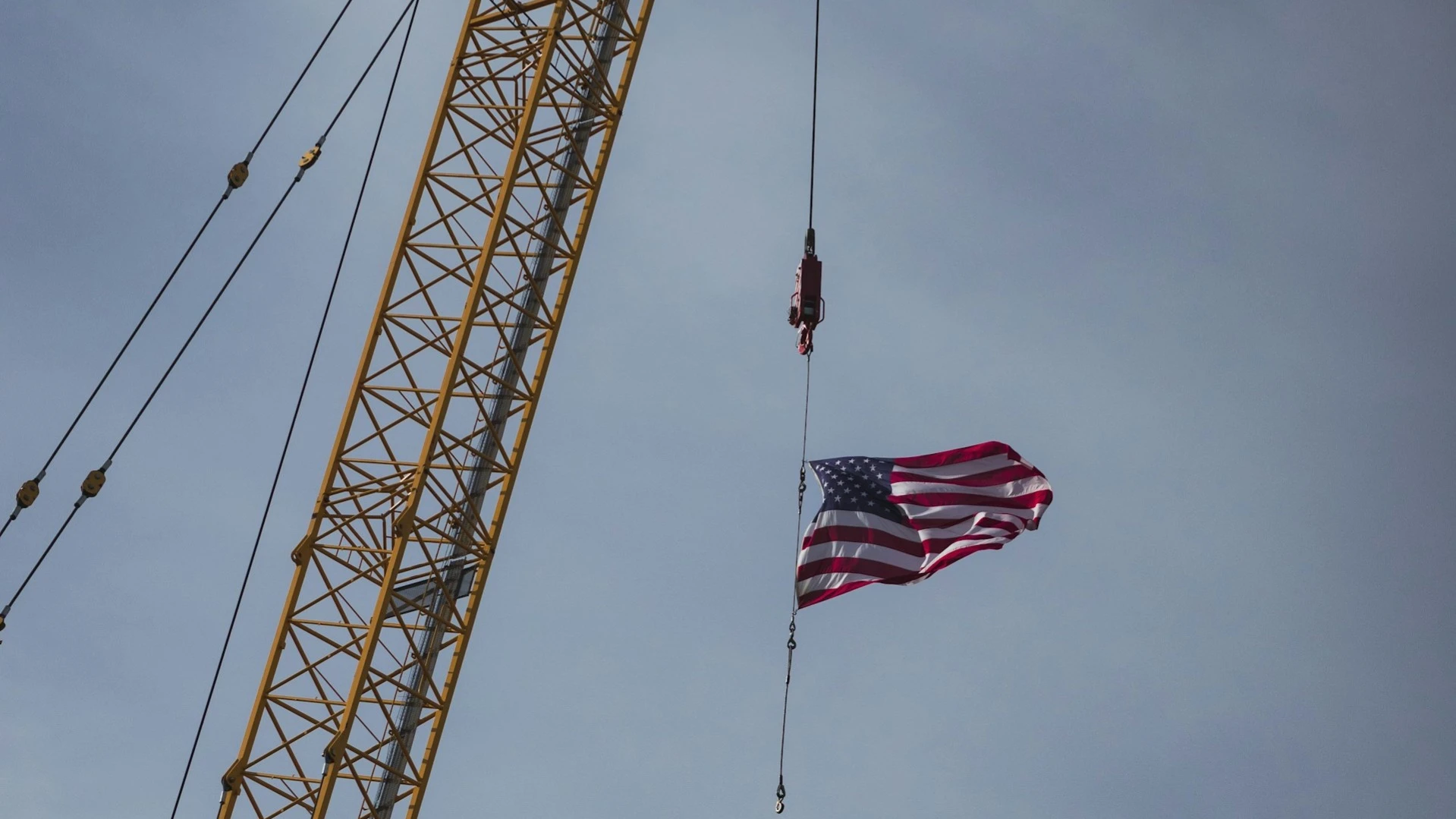 Freedom советует покупать акции небольшой строительной компании AMREP Corporation / Фото: Unsplash/Evan Mach