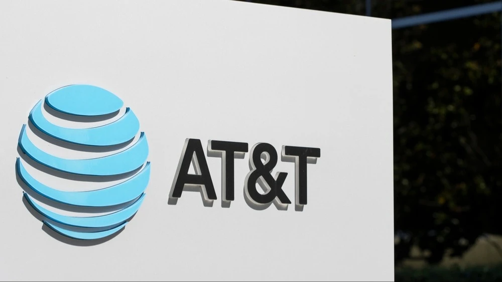 Бумаги AT&T обвалились на торгах 8 сентября более чем на 4% / Фото: Tada Images/Shutterstock.com