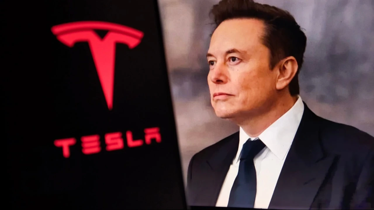 Акции Tesla резко выросли после покупки Маском бумаг на $1 млрд / Фото: Mijansk786 / Shutterstock.com