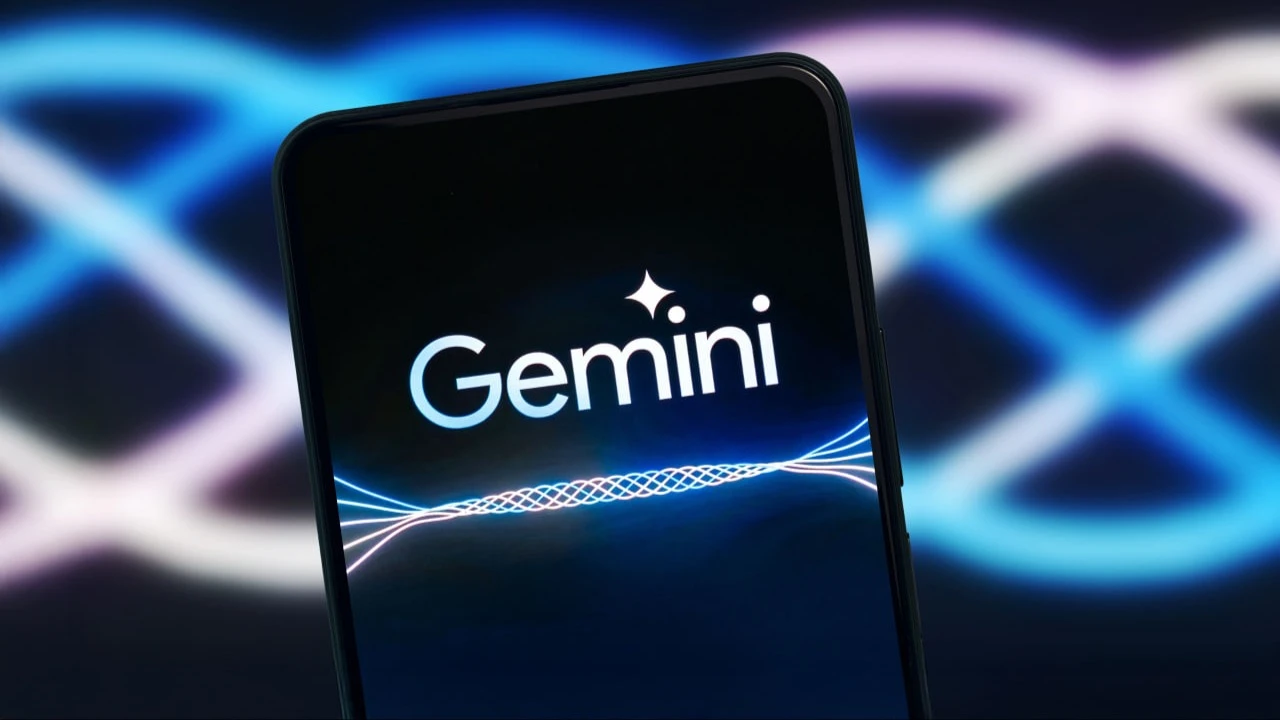 Gemini обошёл ChatGPT в App Store благодаря Nano Banana / Фото: Evolf / Shutterstock.com