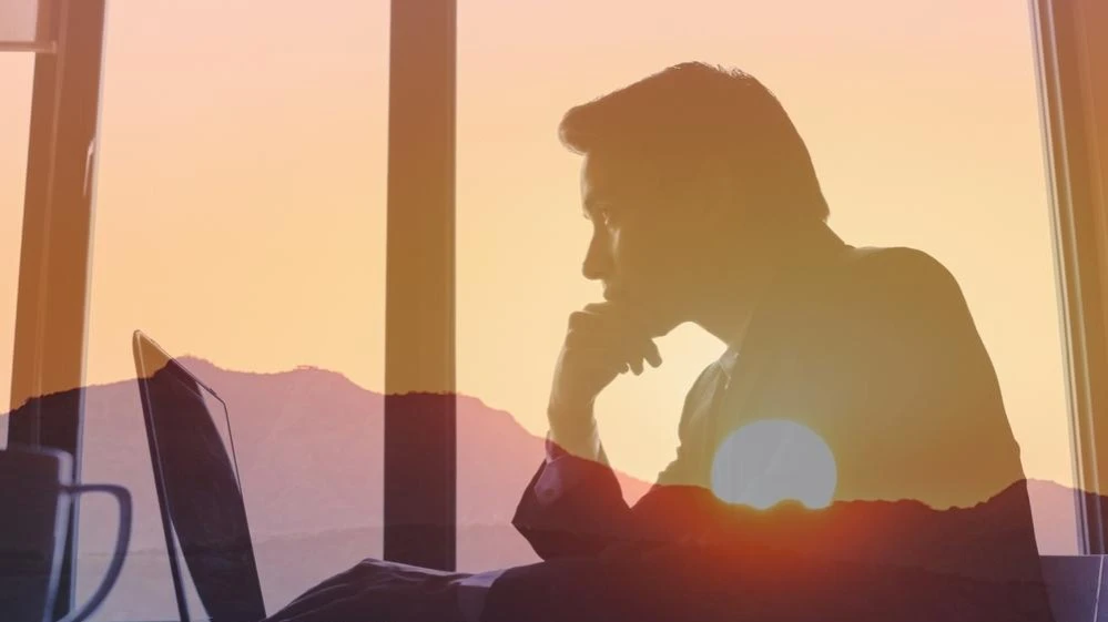 У людей с высоким уровнем доверия вероятность владения акциями примерно на 50% выше, чем у подозревающих неладное. Фото: Shutterstock.com