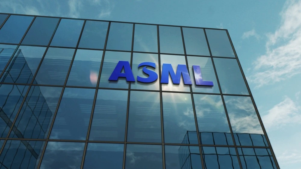 ASML stock has its third upgrade in a month. What prospects do analysts see?
