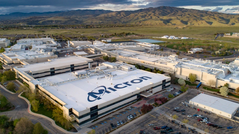 Micron improved its outlook due to demand for AI memory. Will the stock rally continue?