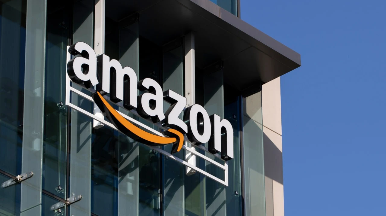 Amazon has become a major outsider in Big Tech in 2025. Is it worth buying its stock?