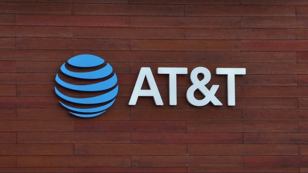 Barclays отказался от рекомендации покупать акции AT&T / Фото: Lester Balajadia / Shutterstock.com