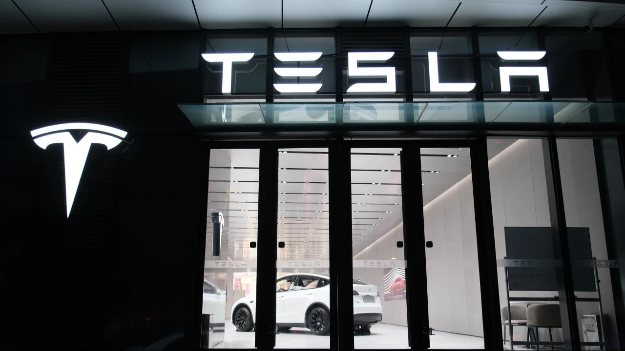 Tesla намекнула на загадочный анонс на этой неделе / Фото: Robert Way / Shutterstock.com