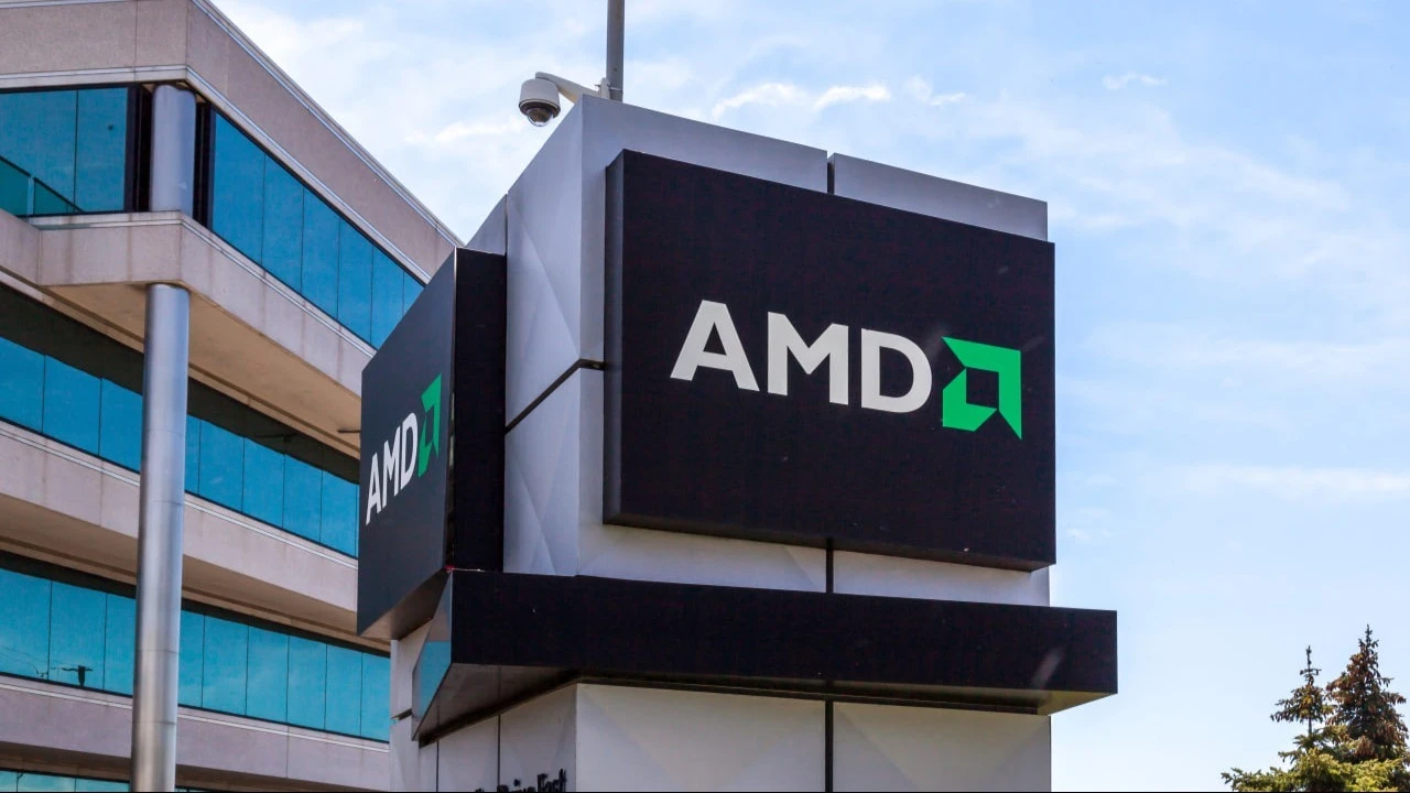 Партнерство с OpenAI может принести AMD до $100 млрд выручки. Фото: JHVEPhoto / Shutterstock.com
