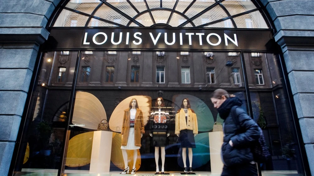 Louis Vuitton остается одним из брендов-локомотивов в империи LVMH / Фото: viewimage / Shutterstock.com