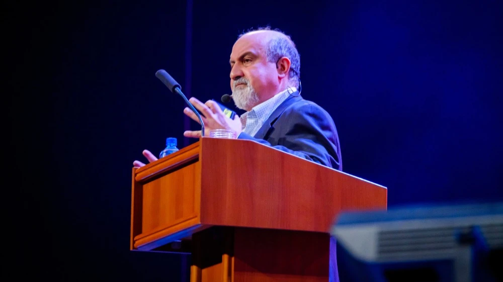 Нассим Талеб посоветовал инвесторам страховаться от обвала фондового рынка / Фото: Anton Gvozdikov / Shutterstock.com