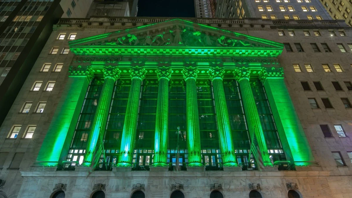 Основные фондовые индексы США начала торги 13 октября ростом после распродажи накануне / Фото: X/NYSE