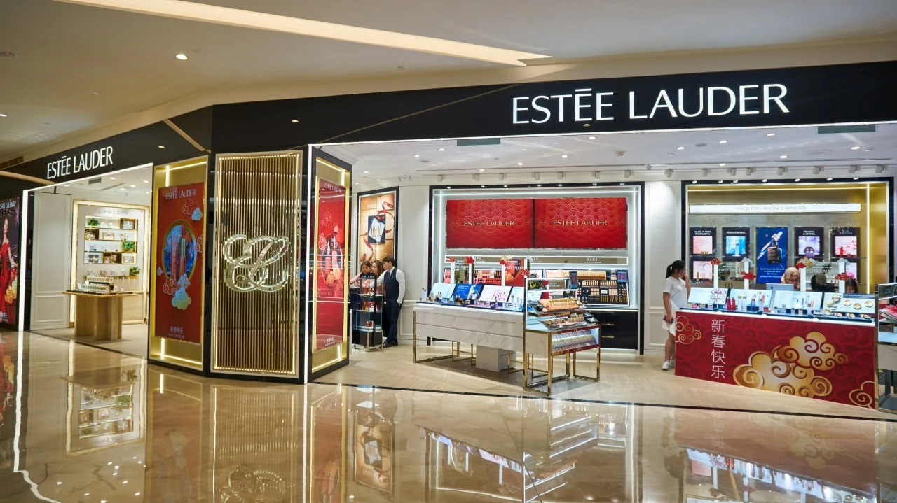 Goldman Sachs has raised its rating on Estee Lauders stock. Why does he believe in their growth?