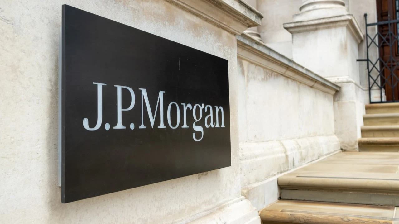 JPMorgan отчитался лучше прогнозов: выручка и прибыль превысили оценки / Фото: William Barton / Shutterstock.com