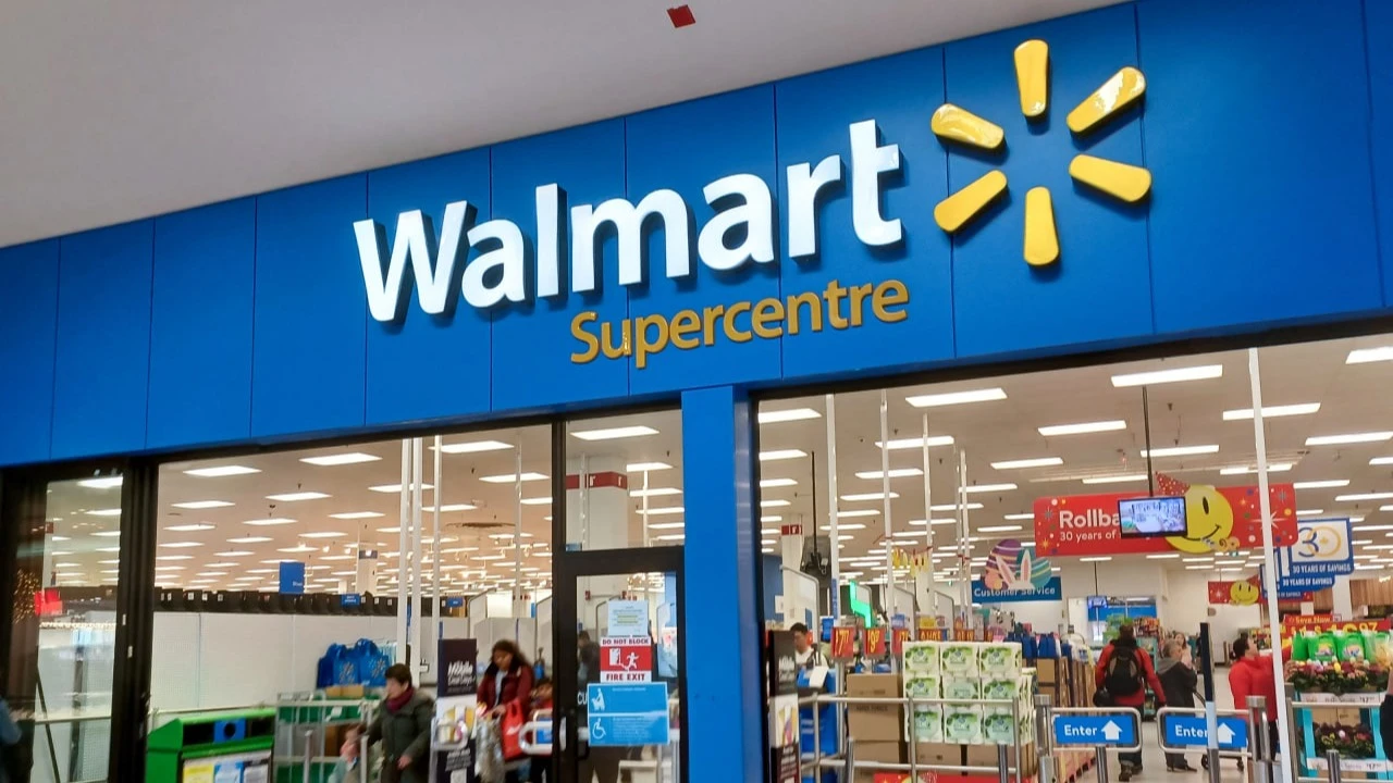 Walmart добавит возможность покупать товары напрямую через ChatGPT / Фото: ACHPF / Shutterstock.com