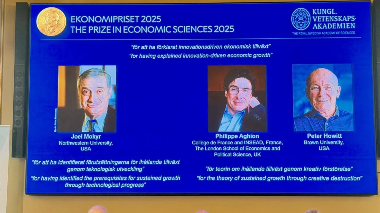 Нобелевскую премию по экономике в этом году получили Джоэль Мокир, Филипп Агьон и Питер Хоуитт. Фото: Atila Altuntas / Anadolu via Getty Images