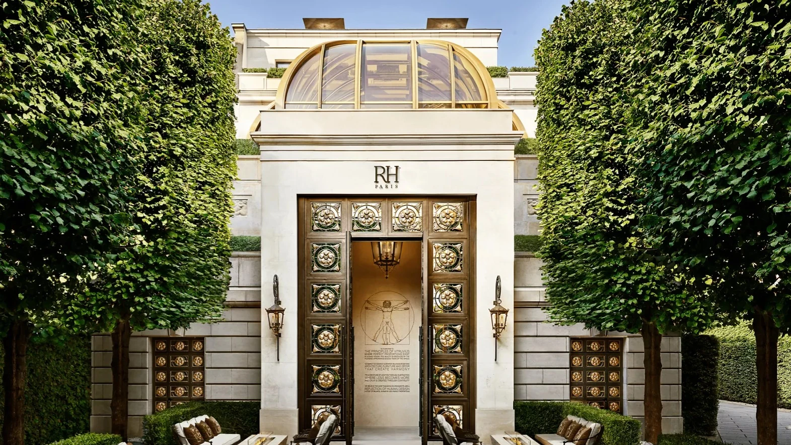 Аналитик The Motley Fool считает, что инвесторам стоит обратить внимание на акции RH / Фото: RH