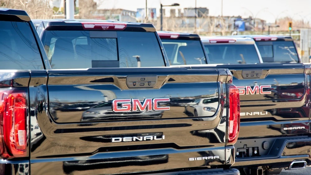 General Motors improves outlook, stock has best growth in five years. Is it worth buying?