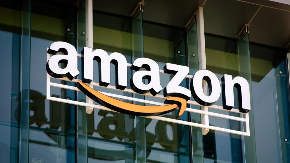 Предстоящий квартальный отчета Amazon может стать поворотным моментом для акций технологического гиганта, считает Benchmark / Фото: bluestork/Shutterstock.com