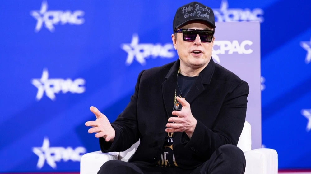 Глава Tesla Илон Маск заявил, что пакет акций Tesla на $1 трлн нужен ему для комфорта, пока он создает «армию роботов» / Фото:  Joshua Sukoff / Shutterstock.com