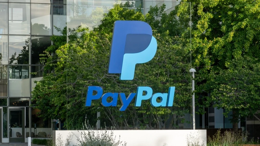 PayPal внедрит свой кошелек для покупать через ChatGPT в 2026 году / Фото: JHVEPhoto/Shutterstock.com