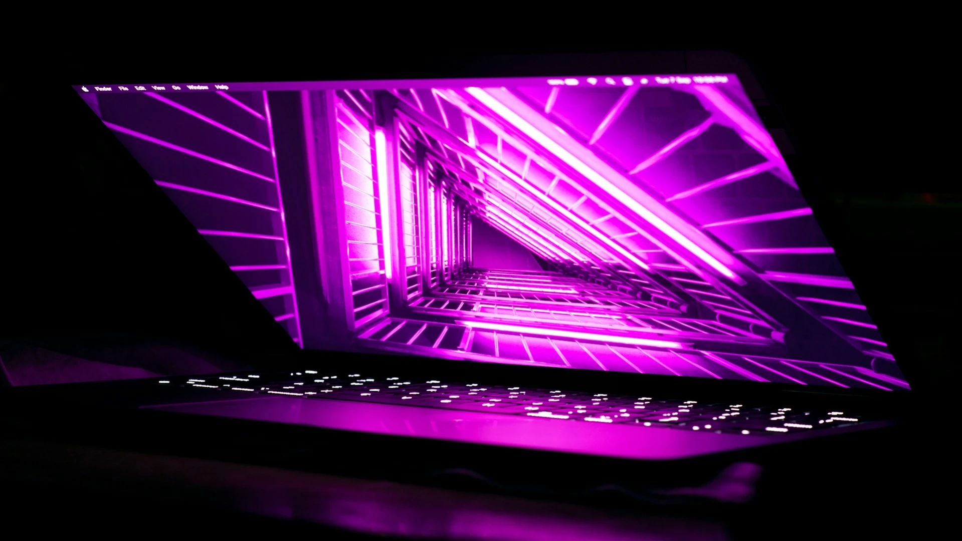 MacBook Air — самый популярный ноутбук Apple. Он может получить новый экран в 2028 году / Фото: Unsplash/Mithun V