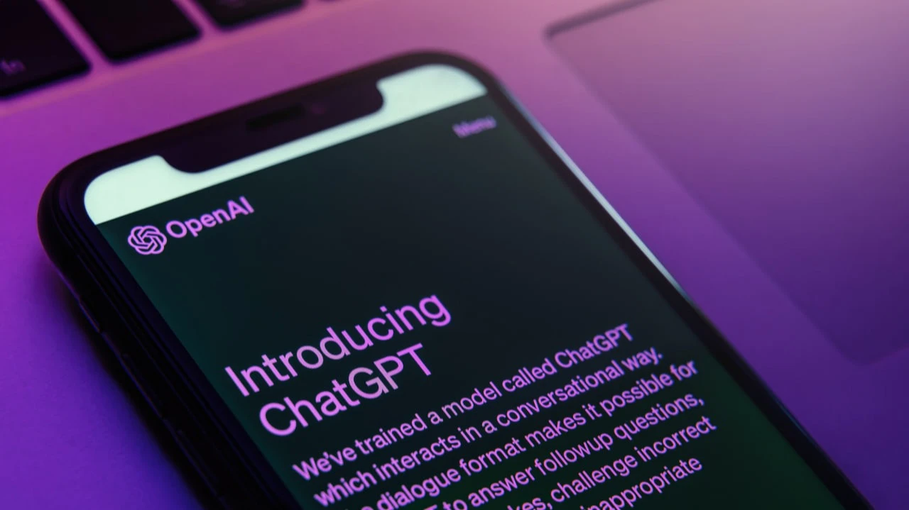 OpenAI может выйти на IPO в 2027 году / Фото: Arsenii Palivoda / Shutterstock.com