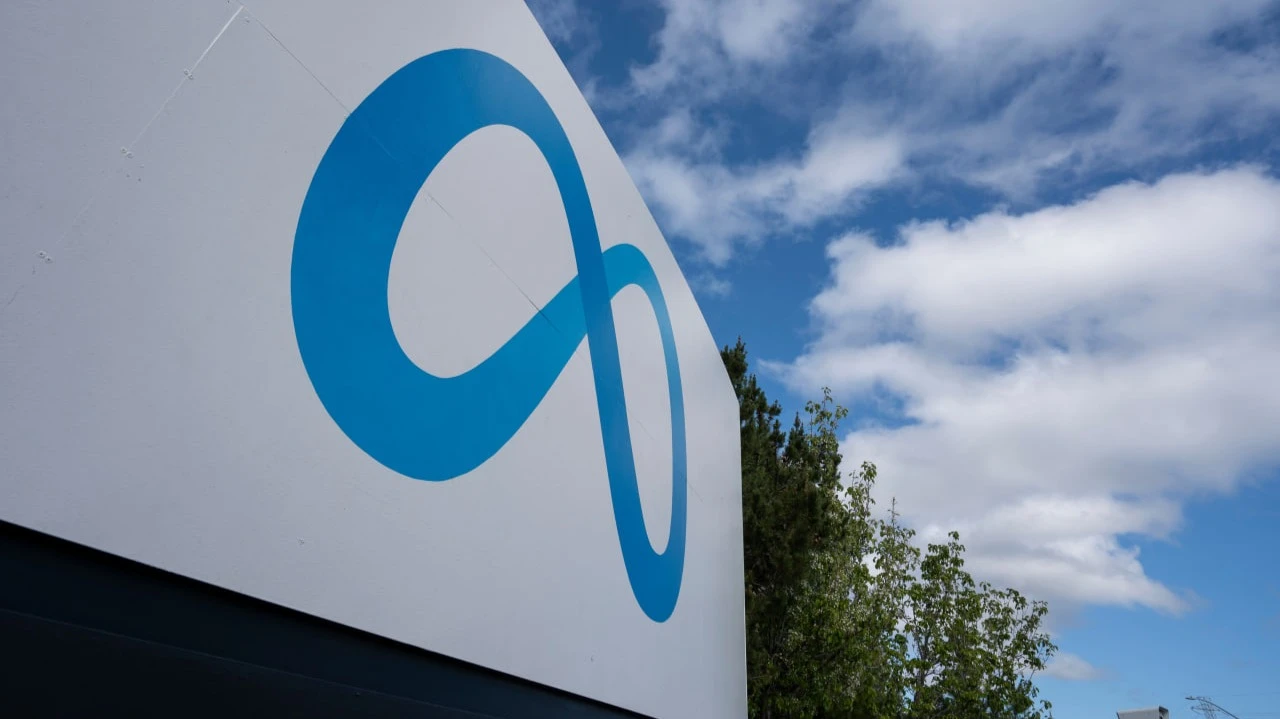 Meta shares collapsed by 14%. Immediately two analysts stopped advising to buy them