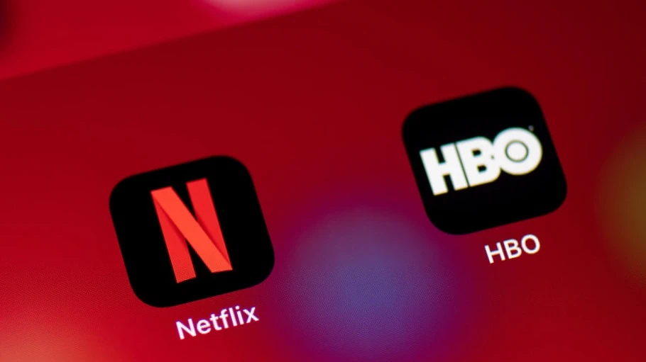 Netflix изучает возможность покупки студийного и стримингового бизнеса Warner Bros. Discovery / Фото: Carlos Cid / Shutterstock.com