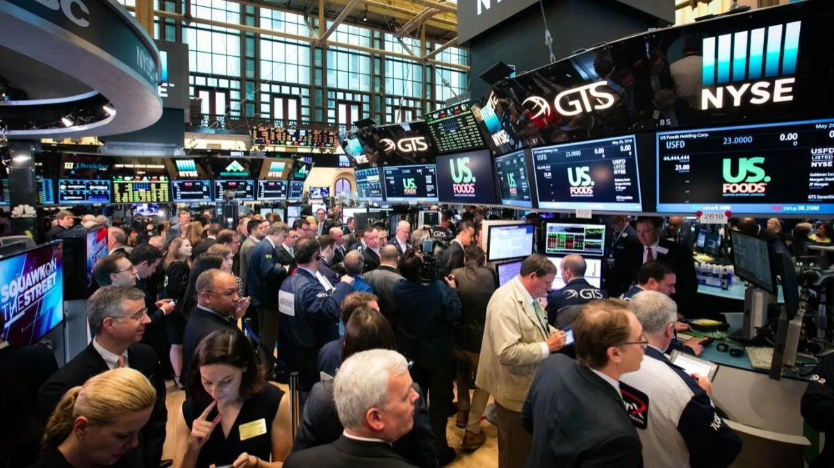 The AI bubble wont burst anytime soon, says a Wall Street strategist. What could be the signal?