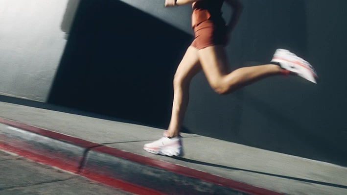 Shares of the brand with Federers investment soared 28%. Are they worth buying?