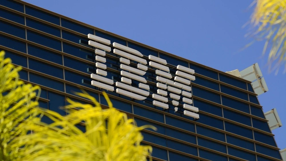 The analyst advised to buy IBM shares. He believes that the market undervalues the company