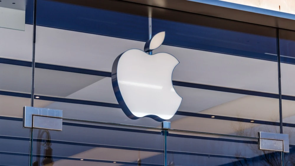 Аналитики прогнозируют, что Apple впервые за 14 лет вернет себе первенство на рынке смартфонов /  Фото: Jonathan Weiss/Shutterstock.com