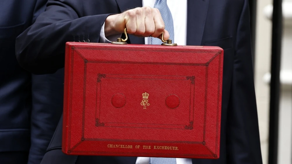 The British department revealed the budget provisions ahead of schedule. Bond yields fell