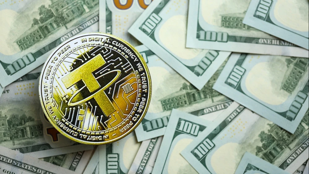 Падение биткоина привело к снижению стоимости резервов Tether, обеспечивающих ликвидность стейблкоина USDT / Фото: Mehaniq / Shutterstock.com