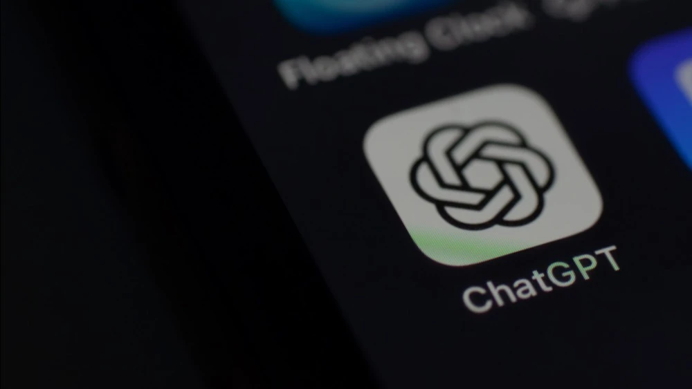 OpenAI приобрел долю в группе, созданной нью-йоркской компанией Thrive Capital, которой руководит Джошуа Кушнер / Фото: Shutterstock / Teacher Photo