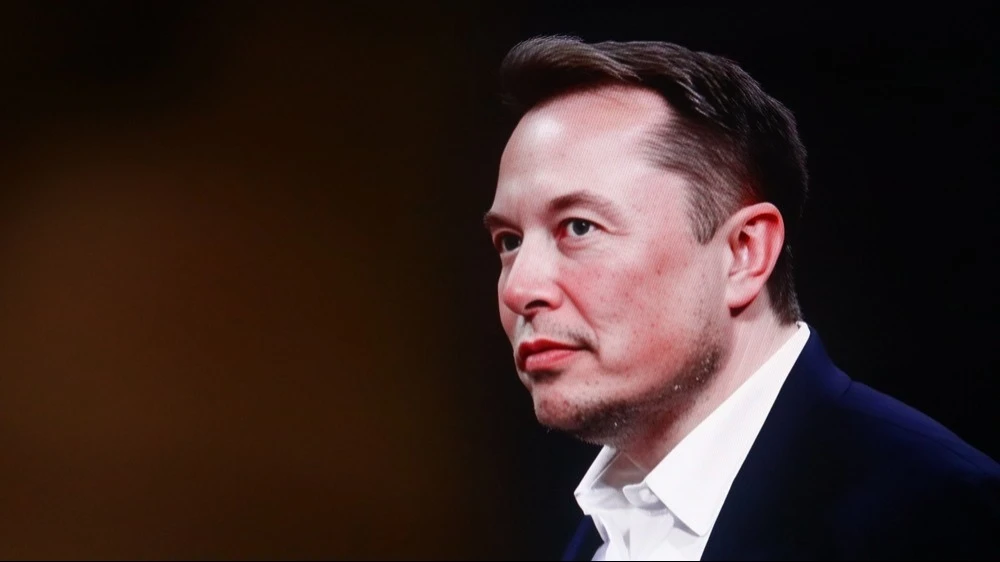 Маск назвал отмену виз H-1B для высококвалифицированных сотрудников «очень плохой идеей» / Фото: Shutterstock.com