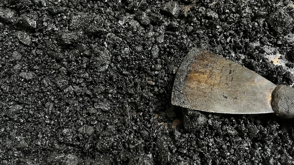 Аналитики ставят в 2026 году на металлы и энергетику / Фото: aziseptian / Shutterstock